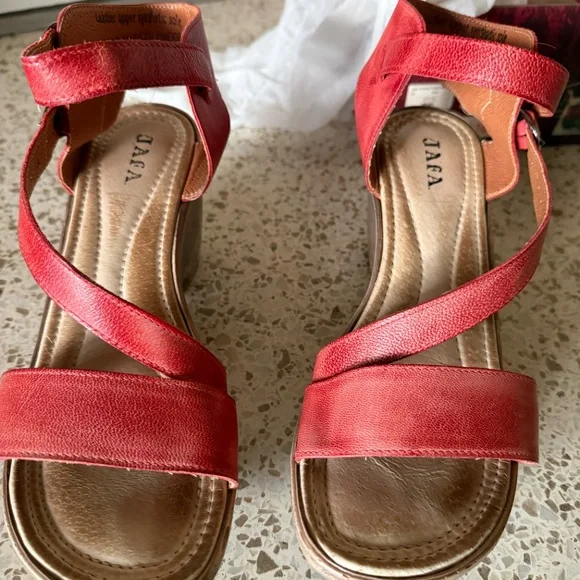 The Jafa 3-Strap Ankle Wedge Sandal in Red. Leather uppers - Picture 3 of 12